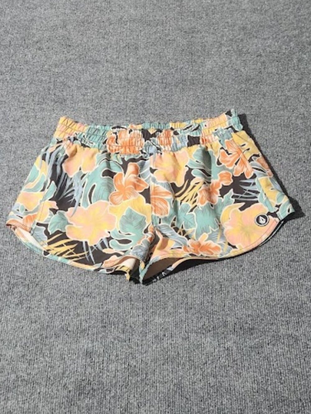 Volcom Take It Easy 2in Women's Boardshorts Size Medium